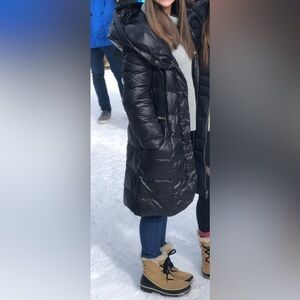 Tahari Women's Black Long Puffer Jacket